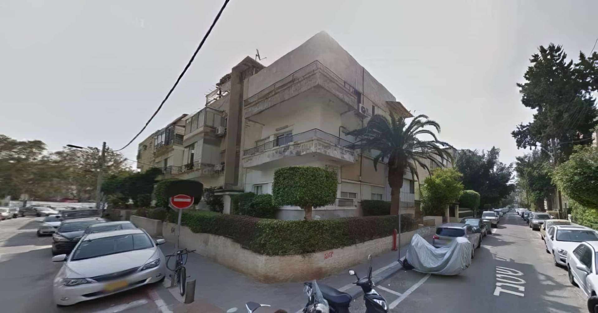 בניין-בשלמות-בכיכר-מסריק