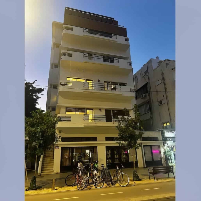 בניין-למכירה-בבן-יהודה-אחרי-שימור