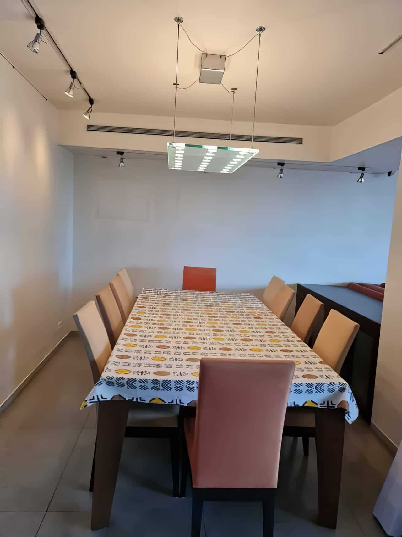 להשכרה-בכיכר-המדינה-דירת-150-מר-מרוהטת-3