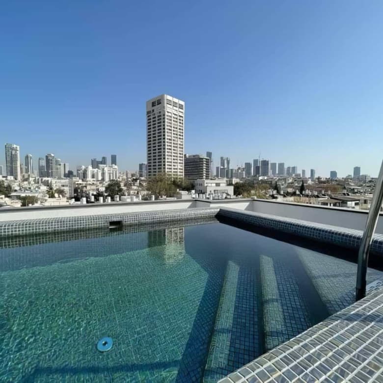 פנטהאוז-עם-בריכה-בשלמה-המלך-בצפון-הישן-3