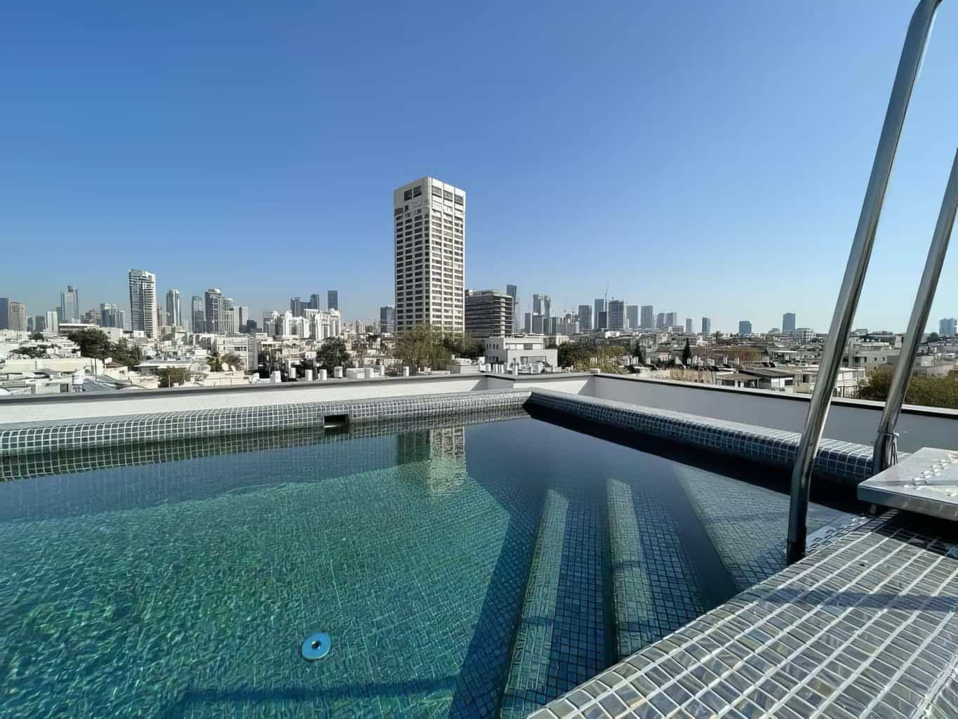 פנטהאוז-עם-בריכה-בשלמה-המלך-בצפון-הישן-3