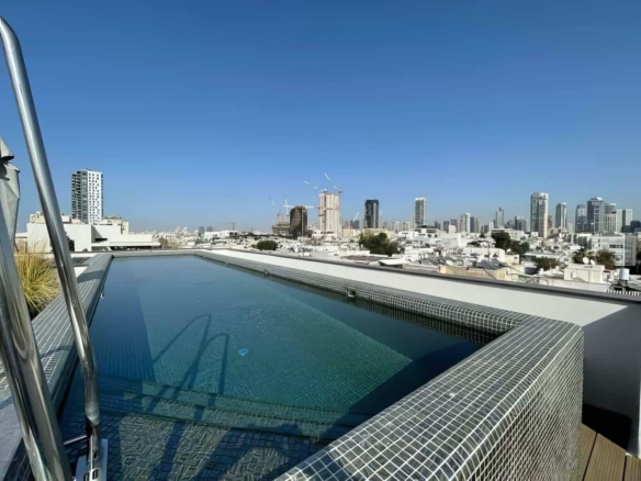 פנטהאוז-עם-בריכה-בשלמה-המלך-בצפון-הישן-7