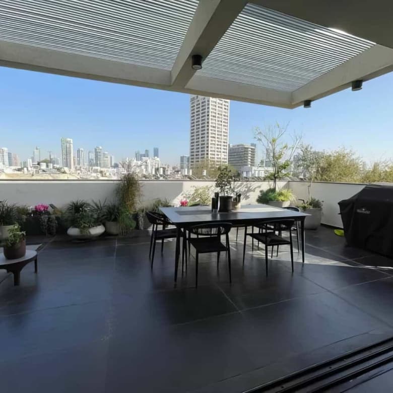 פנטהאוז-עם-בריכה-בשלמה-המלך-בצפון-הישן