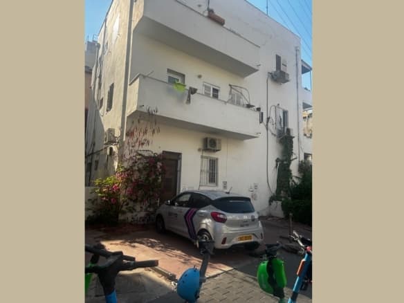 Complete building for sale in Yohanan the Sandaler